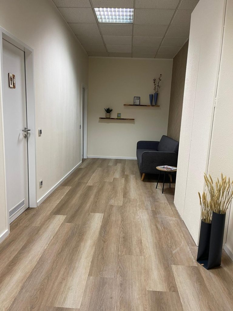 Praxisgemeinschaft Wartebereich und WCs Praxisgemeinschaft Wartebereich und WCs